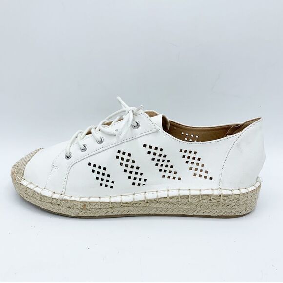 Journee Collection Womens Razili White‎ Faux Leather Espadrilles Shoes NWOB - Picture 3 of 12